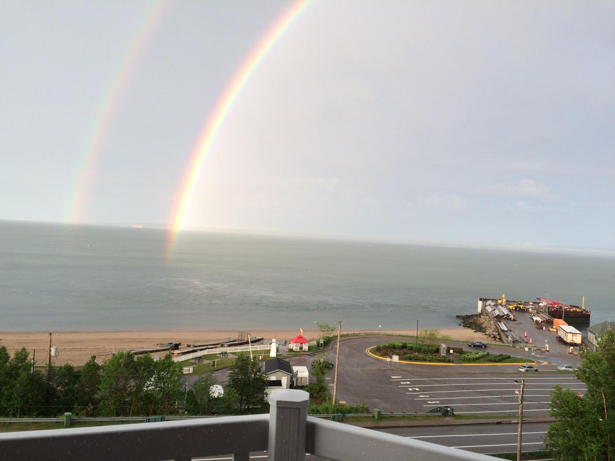 Motel Vue Belvedere Сен-Симеон Экстерьер фото